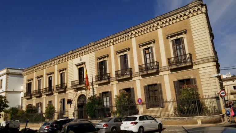 IU quiere crear un Parador de Turismo en la Comisaría del Arroyo