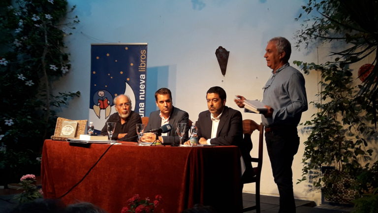 Wayne Jamison presentó «La sombra del Führer»