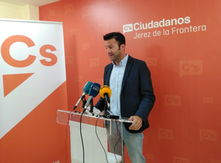 Carlos Pérez: “Camas, debería disculparse tras las últimas declaraciones”