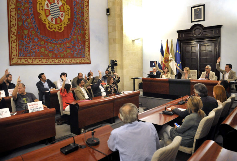 El Pleno aprueba la modificación de la ordenanza del IAE