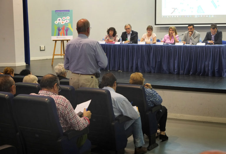 Primera sesión de las Asambleas Ciudadanas 2017 en el Centro ‘Rosa Roige’