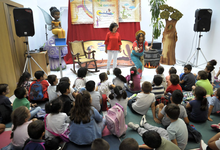 Día de las Escritoras con escolares dedicado a Gloria Fuertes