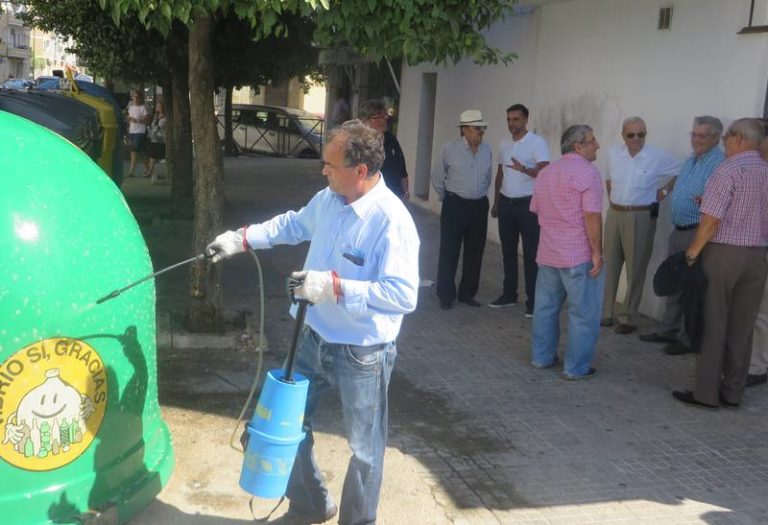 Limpieza de contenedores de vidrio iniciado por ‘Ecovidrio’