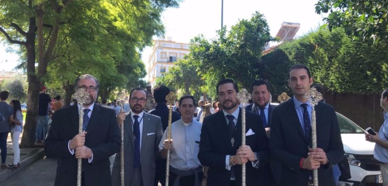 El consejo asiste a la procesión de Santa Ángela de la Cruz