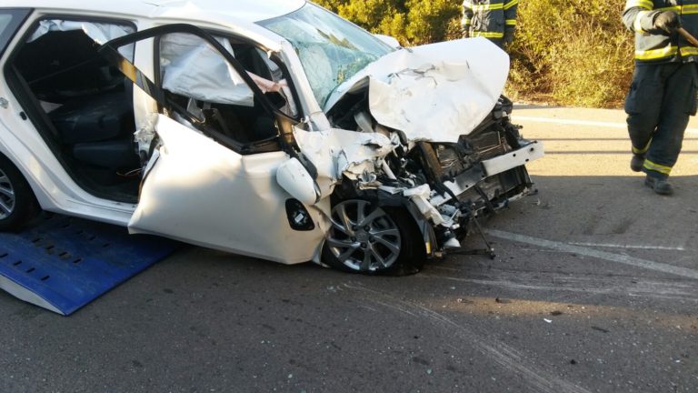 Choque frontal de dos vehículos en la Carretera del Pedroso