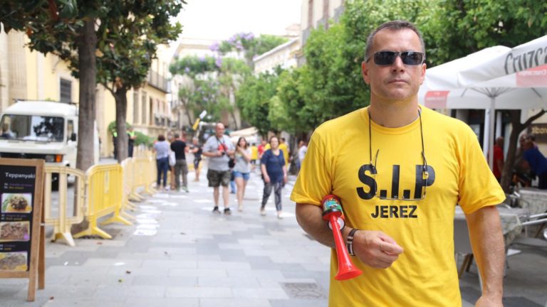 El SIP califica de «asqueroso» el interior de los patrulleros del O92