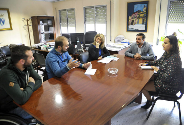 El Ayuntamiento se reúne con la Asociación de Lesionados Medulares y Gran Discapacidad Física de Cádiz