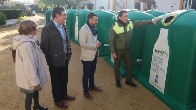 Se reciben 80 nuevos contenedores para recogida de vidrio fruto del acuerdo con Ecovidrio