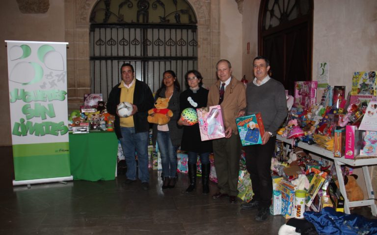 LA CAMPAÑA “JUGUETES SIN LÍMITES” RECAUDÓ MÁS DE 700 REGALOS NUEVOS PARA LOS RR.MM.