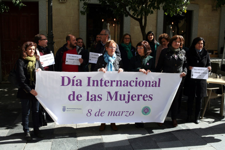 El Ayuntamiento aplaza el acto del Día Internacional de la Mujer para apoyar la huelga feminista