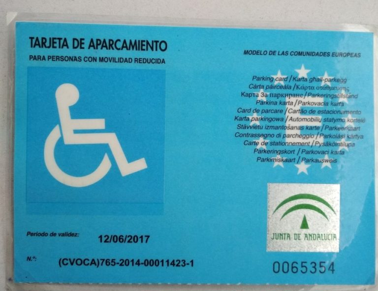 El 092 denuncia nuevas tarjetas de aparcamiento falsas