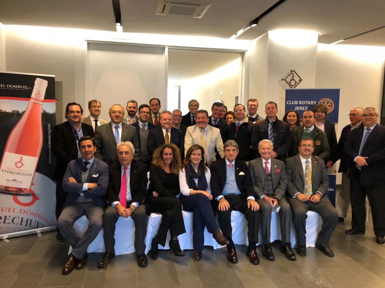 El Rotary Club Jerez se presenta ante empresarios de la provincia