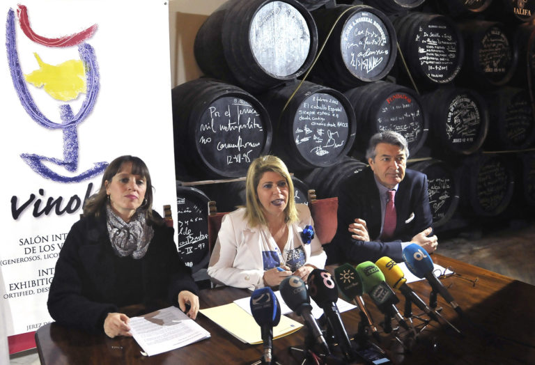 La alcaldesa presenta un Vinoble 2018 «más internacional y con un programa de catas más amplio»