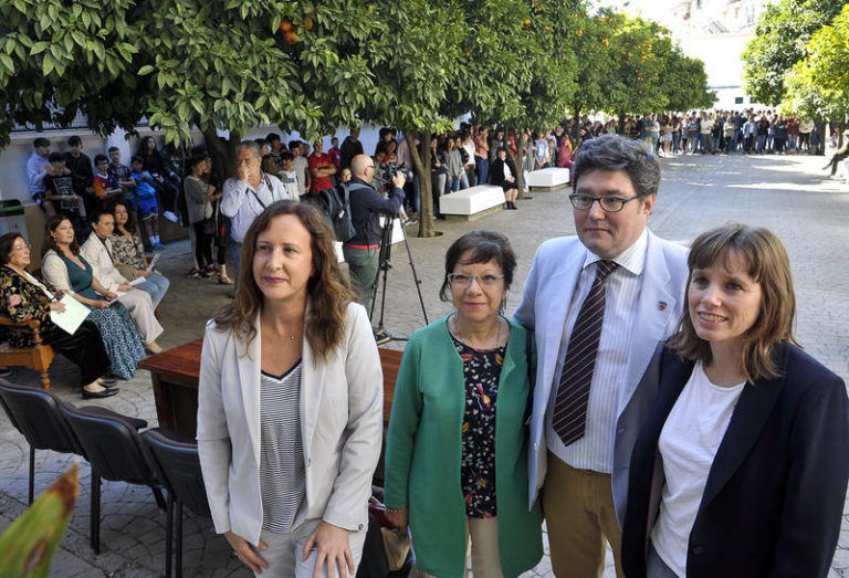 Reconocimiento del IES Coloma a Gertrudis Martínez Otero