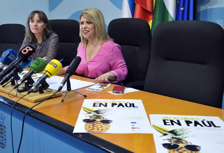 La alcaldesa presenta la programación para menores ‘Vacaciones en Paúl’