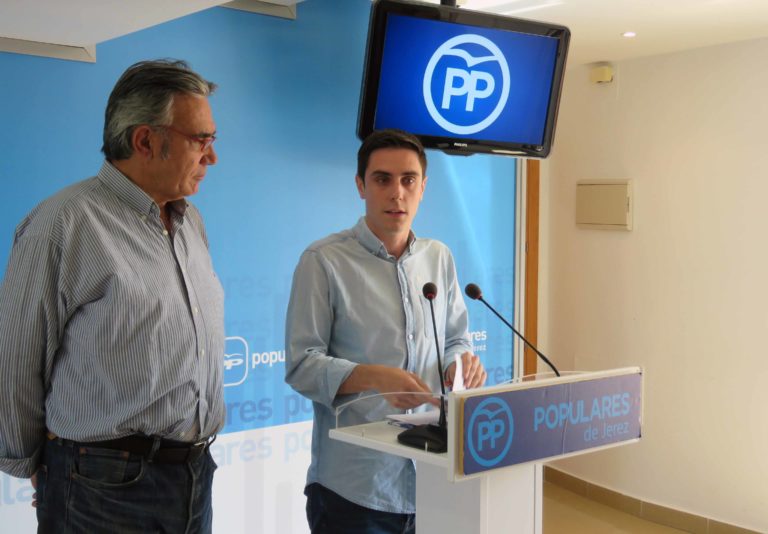 El PP denuncia cobros indebidos en la Piscina Cubierta por el PSOE de Mamen Sánchez