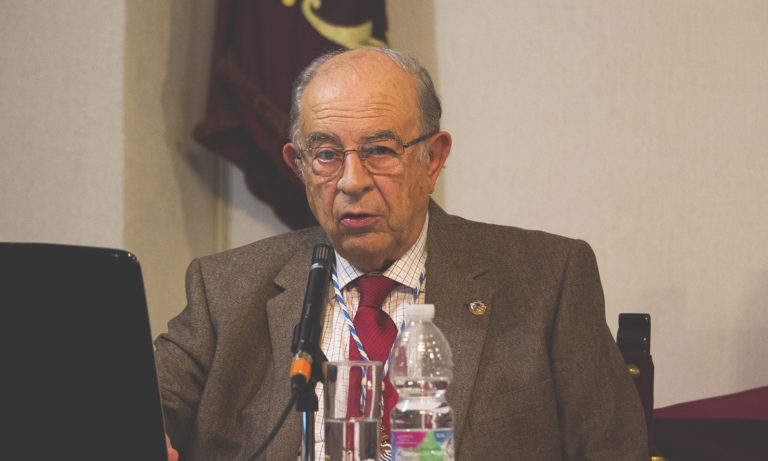 Antonio Mariscal repasa los últimos 200 años en busca de las fuentes culturales jerezanas