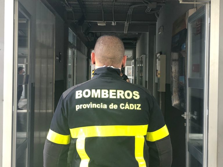 Incendio de una nave en El Portal, sin daños personales