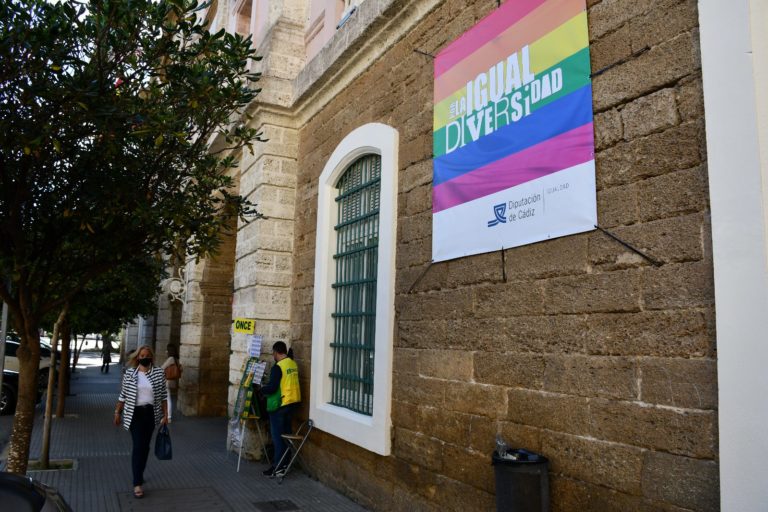 La Diputación visibiliza su rechazo a la homofobia, la transfobia y la bifobia