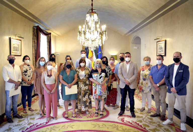 La alcaldesa preside el acto de toma de posesión de los delegados de Alcaldía en las barriadas rurales
