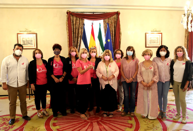 El Ayuntamiento entrega las llaves de un local municipal a la Asociación de Mujeres Mastectomizadas