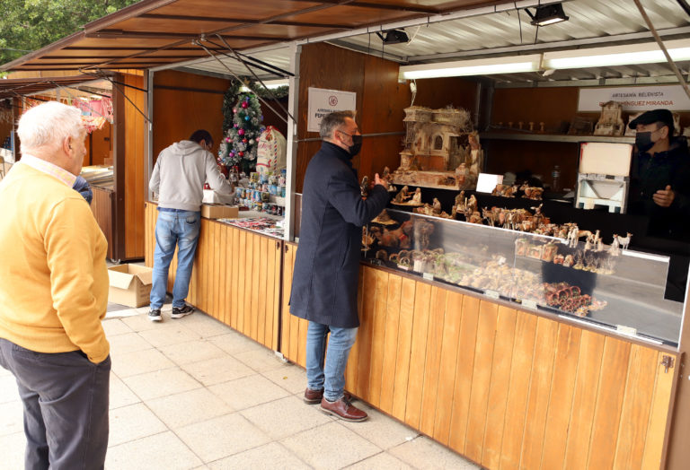 El Mercado Navideño navideño permanece abierto hasta el 5 de enero en la plaza del Arenal