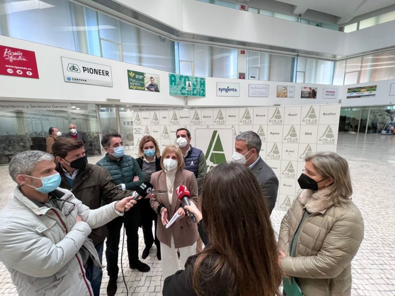 El PP de Cádiz pide al Gobierno de Pedro Sánchez que se moje y defienda a los ganaderos y agricultores