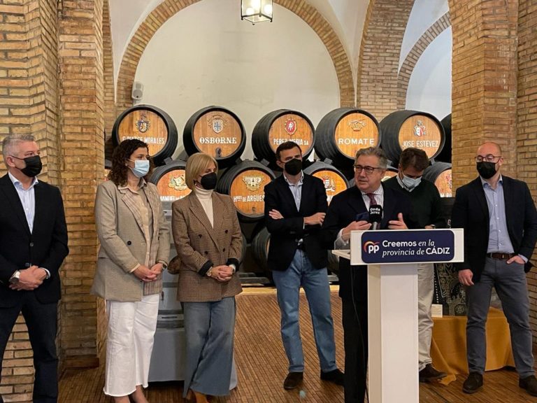 Zoido: “ El PP no va a permitir que la izquierda criminalice el consumo de vino”