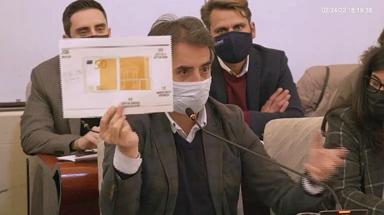 Saldaña defiende en Pleno una moción para que el Gobierno reduzca lo que recauda ante la subida de los precios de los carburantes