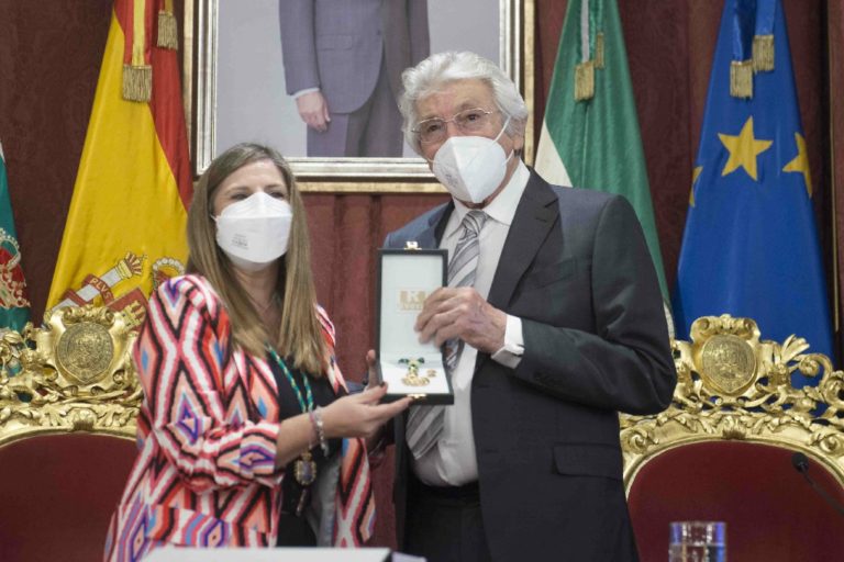La provincia rinde homenaje a su Hijo Predilecto, el jerezano Manuel Alejandro