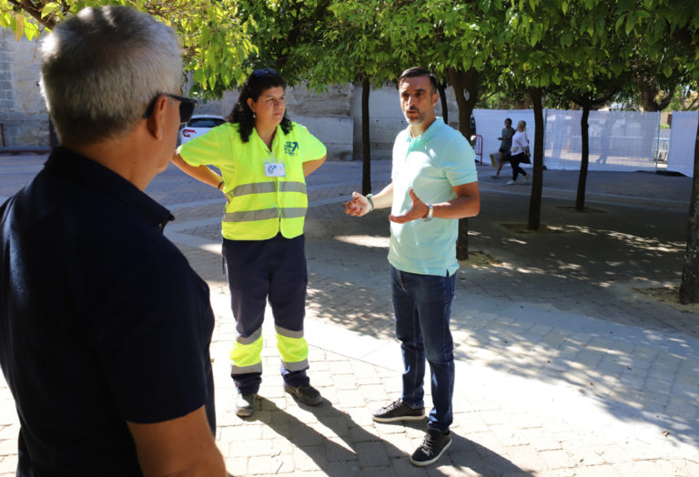 El Ayuntamiento adecenta el entorno de la Alameda Vieja para mejorar su estética, el tránsito peatonal y la accesibilidad