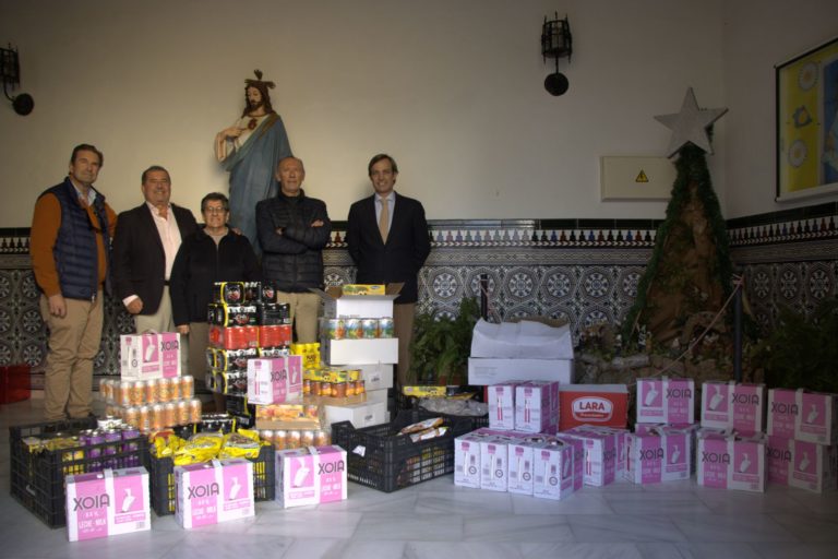 El Parque Empresarial de Jerez vuelve a demostrar su solidaridad con los más desfavorecidos entregando alimentos al Comedor del Salvador