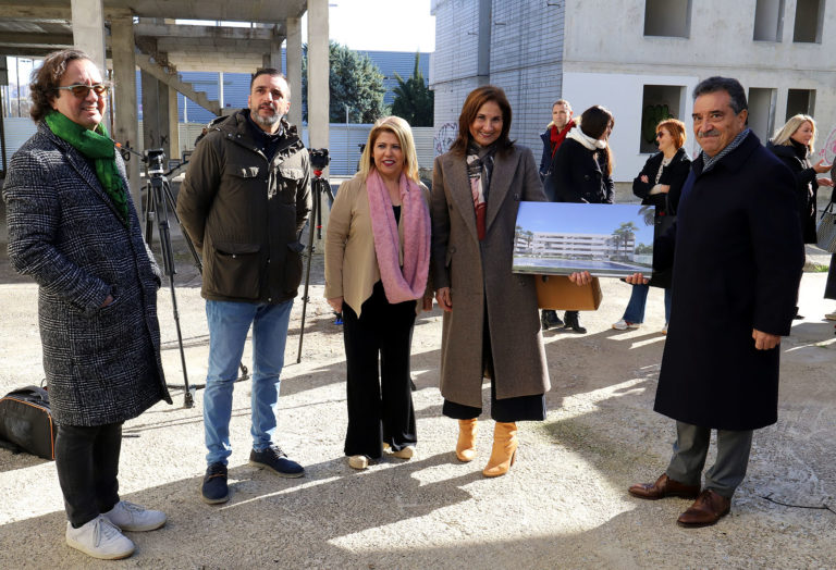 La alcaldesa y el grupo ‘Carrod’ anuncian el inicio de la comercialización de las 100 nuevas viviendas de Puertas del Sur