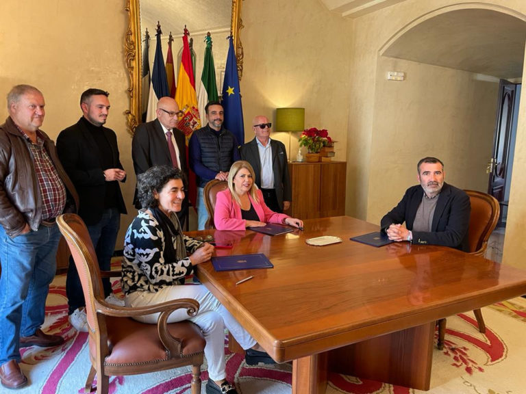 Suscrito un protocolo para mejorar el vial que conecta Guadalcacín con la barriada San José Obrero