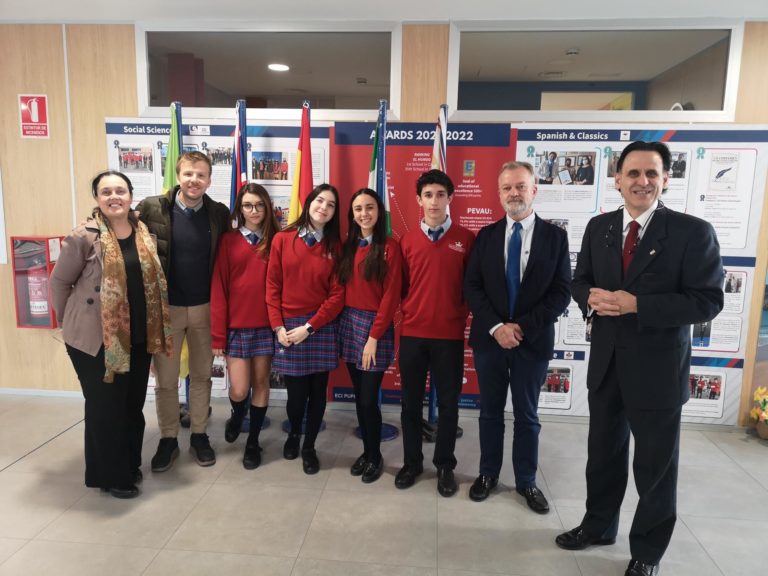<strong>ALUMNADO DE EL CENTRO INGLÉS GANA EL TORNEO DE DEBATE PROVINCIAL</strong>